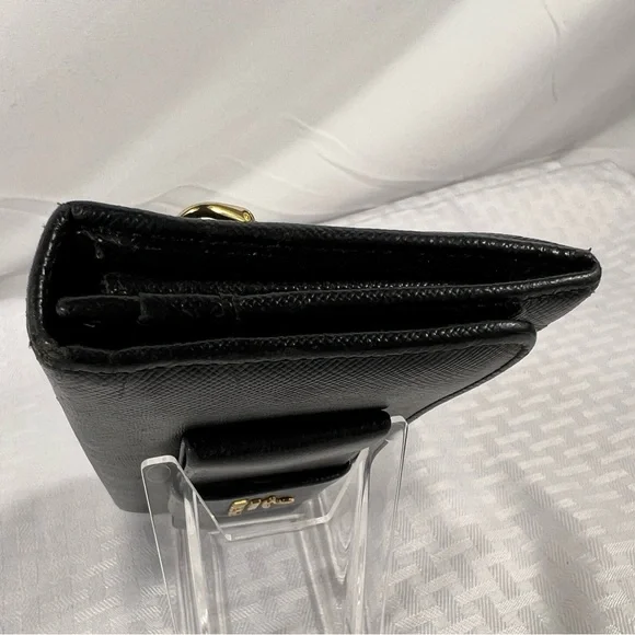 1057: Prada Black Saffiano Leather Bow Wallet – Made in Italy - Picture 4 of 16